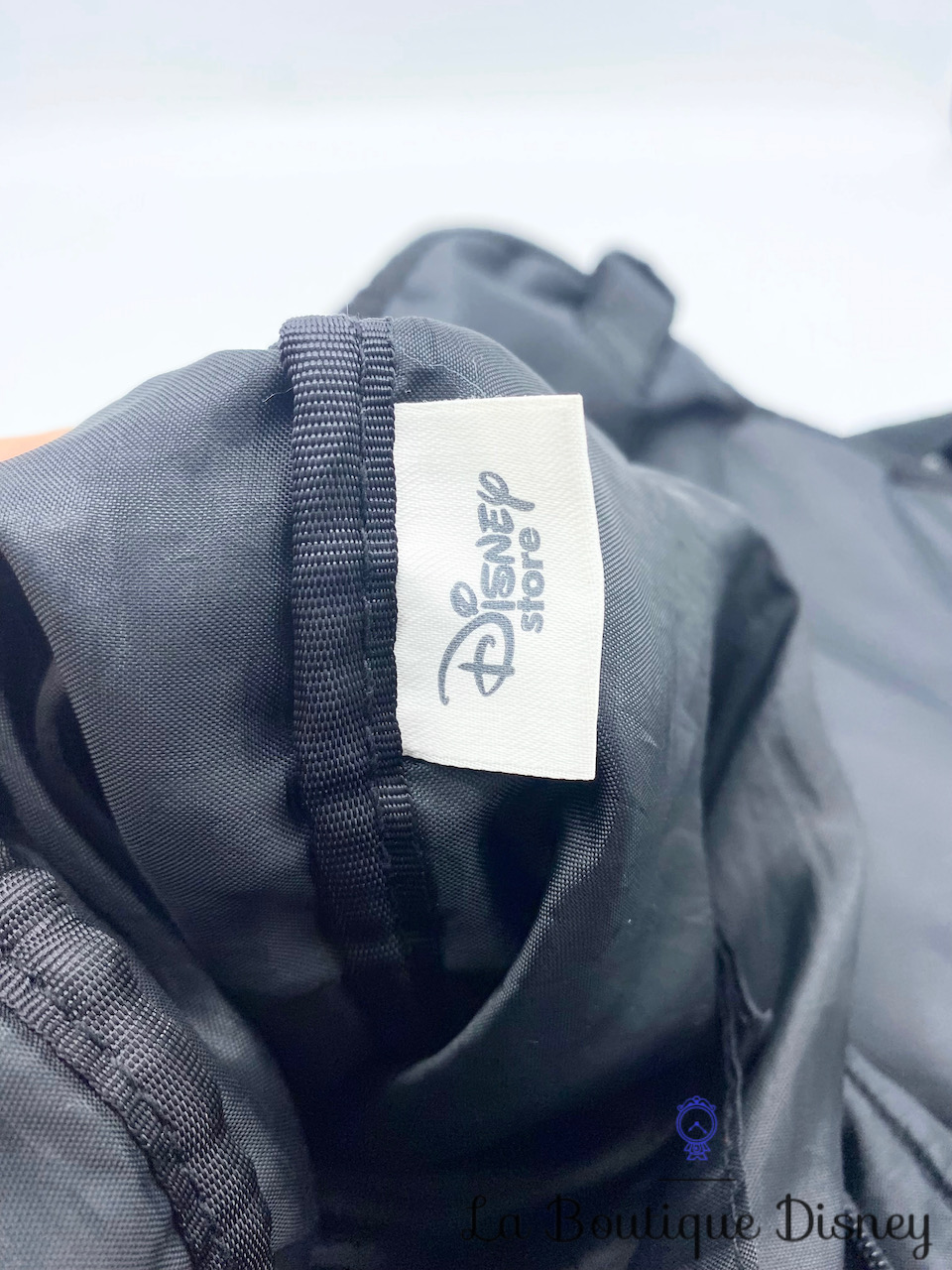sac-besace-fée-clochette-disney-store-noir-sac-main-bandoulière-papillon-fleur-1