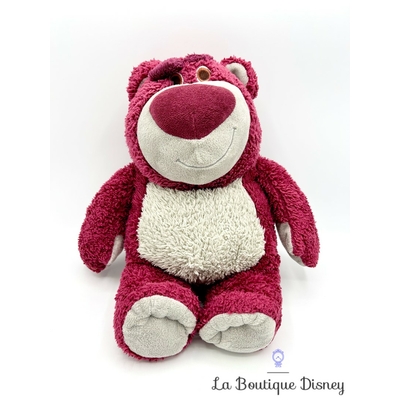 Avis et commentaires de Peluche Lotso Toy Story Disney Parks 2016 Disneyland ours rose fraise 35 cm Peluches Peluches Disneyland La Boutique Disney