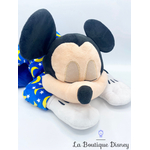 peluche-mickey-mouse-dort-dodo-disney-parks-disneyland-nuit-couché-0