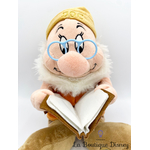 peluche-prof-blanche-neige-et-les-sept-nains-disney-store-exclusive-livre-lunettes-3