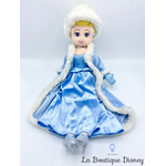poupée-chiffon-cendrillon-hiver-manteau-disney-store-exclusive-peluche-55-cm-3