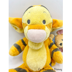 peluche-tigrou-petit-gourou-disneyland-disney-winnie-ourson-épaule-2