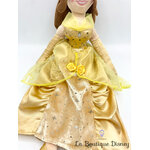 poupée-chiffon-musicale-belle-la-belle-et-la-bete-disney-store-jaune-peluche-princesse-2
