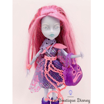 poupee-monster-high-kiyomi-hanté-bleu-rose-visage-pale-2