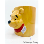 tasse-winnie-ourson-3D-disney-store-jaune-rouge-relief-1
