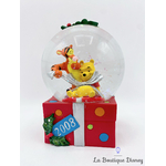 boule-a-neige-winnie-tigrou-noel-2008-disney-store-exclusive-snow-globe-cadeau-8
