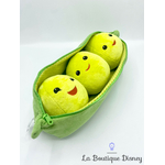 peluche-petits-pois-toy-story-disney-store-vert-grand-légume-écusson-1