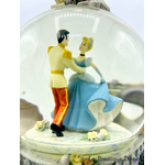 boule-a-neige-cendrillon-prince-so-this-is-love-disney-snow-globe-chateau-bal-danse-vintage-10
