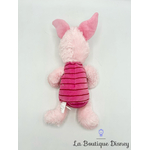 peluche-porcinet-disney-store-winnie-ourson-cochon-rose-écusson-4