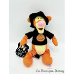 peluche-tigrou-trick-or-treat-halloween-disneyland-paris-disney-winnie-ourson-collection-citrouille-3