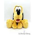 peluche-pluto-big-feet-disney-parks-2020-disneyland-chien-jaune-2