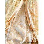 déguisement-belle-la-belle-et-la-bete-disneyland-paris-disney-robe-princesse-jaune-paillettes-4