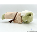 peluche-bracelet-yoda-disney-parks-disneyland-star-wars-peluche-poignet-clap-2