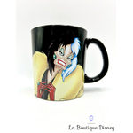 tasse-cruella-denfer-accessories-are-a-must-disney-villains-churchill-disney-les-101-dalmatiens-mug-1