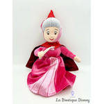 peluche-flora-fée-rouge-rose-la-belle-au-bois-dormant-disney-store-écusson-2