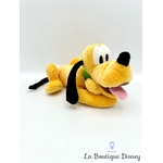 peluche-mini-pluto-couché-disney-store-chien-jaune-plat-ventre-dort-0