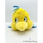 peluche-polochon-disneyland-paris-disney-la-petite-sirène-poisson-jaune-bleu-2