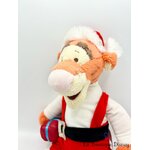 peluche-tigrou-père-noel-disney-store-écusson-cadeau-1