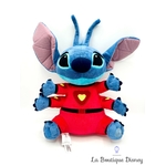 peluche-stitch-experience-626-disney-store-ecusson-combinaison-rouge (2)