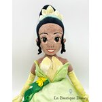 poupée-chiffon-tiana-la-princesse-et-la-grenouille-disney-store-exclusive-princesse-vert-ecusson (4)