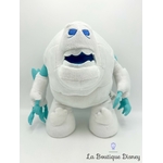 peluche-guimauve-monstre-neige-la-reine-des-neiges-disney-store-écusson-yeti (4)