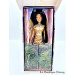 poupée-pocahontas-disney-store-mannequin-princesse-en-boite (2)