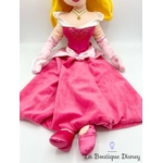 poupée-chiffon-xxl-aurore-range-pyjama-disney-store-écusson-peluche-la-belle-au-bois-dormant-grand-format-taille (5)