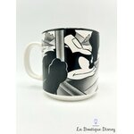 tasse-scene-mickey-steamboat-willie-disney-england-mug-scene-film-bateau-noir-blanc (2)