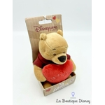 peluche-winnie-ourson-je-taime-disneyland-disney-coeur-rouge (4)