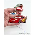 laniere-pins-cars-2-disney-cordon-tour-de-cou-rouge-voitures (2)