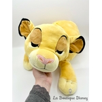 peluche-simba-cuddleez-disney-store-le-roi-lion-oreiller-dort-couché (3)