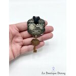 Pin-Hôtel-Cheyenne-Clé-Opening-Edition-Disneyland-Paris-2009-Key-and-tag-72165 (3)