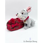 Peluche-Clochard-La-Belle-et-le-Clochard-Disneyland-Paris-Disney-chien-sac-transport-rouge-20-cm (7)