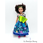 Poupée-chantante-Mirabel-Madrigal-Encanto-Disney-Store-2023-Singing-Doll-28-cm (3)