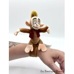 Peluche-bracelet-Abu-Aladdin-Disneyland-Paris-2019-Disney-singe-à-enrouler-poignet (6)