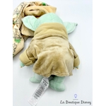 Peluche-Grogu-lange-Disney-Babies-Disney-Store-2023-The-Mandalorian-Star-Wars-couverture-beige (7)