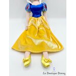 Poupée-Chiffon-Blanche-Neige-Disney-Parks-Disneyland-2015-peluche-princesse-robe-velours-52-cm (3)