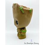 Tirelire-Groot-Les-Gardiens-de-la-Galaxie-Marvel-Disneyland-2023-Disney-branche-arbre-25-cm (3)