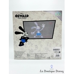 Figurine-Oswald-The-Lucky-Rabbit-Disney-100-Disney-Store-2022-lapin-gris (4)