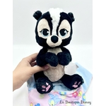 Peluche-Fleur-emmaillotée-Bambi-disney-Parks-2017-Disneyland-mouffette-noire-couverture-cocon-30-cm (3)