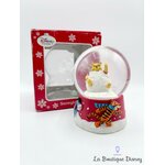 Boule-à-neige-Winnie-ourson-Tigrou-Bourriquet-Noël-Disney-Store-snow-globe-neige (9)