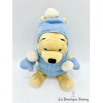 Peluche-Winnie-ourson-Hiver-Disney-Store-Pastel-Winter-Ski-Pooh-bleu-22-cm (6)