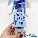 Poupée-Elsa-robe-lumineuse-La-Reine-des-Neiges-2-Disney-Hasbro-2018-Frozen-II-robe-bleu-30-cm (1)
