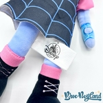 Peluche-Vampirina-Disney-Parks-2019-Disney-Junior-violet-rose-38-cm (4)