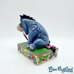 Figurine-Jim-Shore-Bourriquet-Heart-on-a-String-Disney-Traditions-Showcase-Collection-4055437-Winnie-ourson (1)