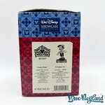 Figurine-Jim-Shore-Pinocchio-Lively-Step-Disney-Traditions-Showcase-Collection-4010027 (5)