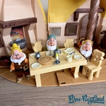 Jouet-Chaumière-des-7-Nains-mini-poupées-Disney-Princesses-Simba-Toys-Blanche-Neige-et-les-sept-nains (3)