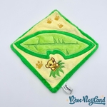 Peluche-Doudou-Simba-Le-Roi-Lion-Disneyland-Paris-Disney-carré-jaune-vert (1)