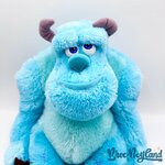Peluche-Sulli-Monstres-et-Cie-Disney-Store-Sully-assis-bleu-violet-30-cm (4)