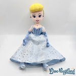 Poupée-Chiffon-Cendrillon-Disney-Store-peluche-princesse-robe-bleu-écusson-55-cm (5)